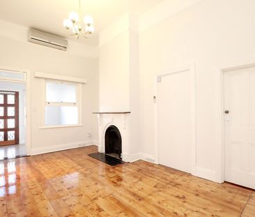 2/15 Charlotte Place, St Kilda VIC 3182 - Photo 3