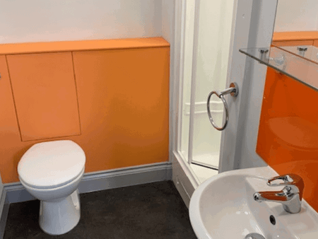 6 Bed all ensuite apartment - Photo 3