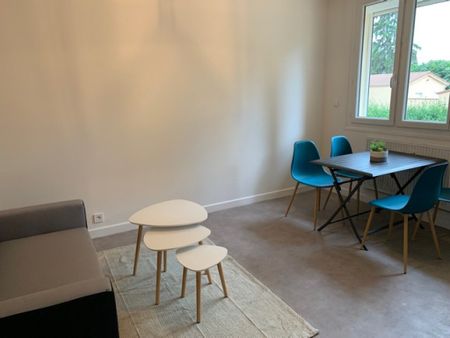 Location Appartement 2 pièces 40m² ROANNE 42300 - Photo 2