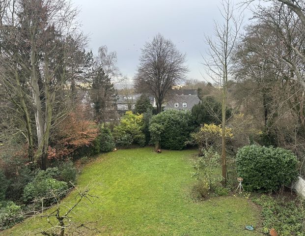 Düsseldorf-Stockum: Großzügige 2,5-Zimmer-Wohnung mit Balkon und Einbauküche! - Photo 1