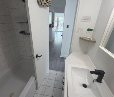 1 CH - 1 SDB - Québec - $999 /mo - Photo 4