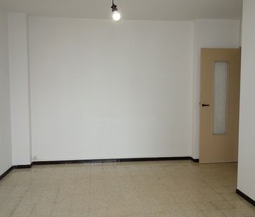 Location Appartement 2 pièces 40m² NIMES 30900 - Photo 5