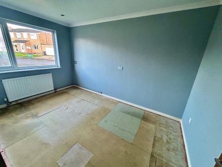 5 bedroom semi-detached house to rent - Photo 3