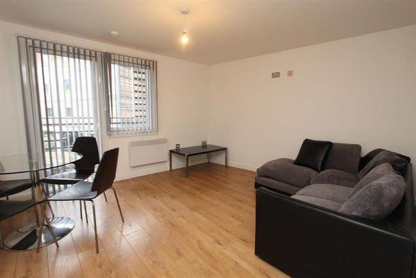 2 bedroom flat to rent - Photo 1