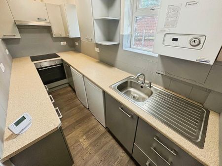 3 bedroom terraced house to rent - Photo 5