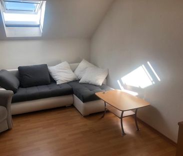 Kleines teilmöbliertes, frisch renoviertes Appartement - Foto 1