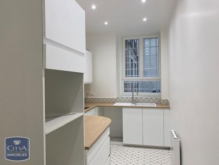 Location Appartement 4 pièces 90m² PARIS 15ème - Photo 3