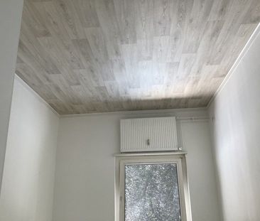 Reinkommen und Wohlfühlen: schöne 2-Zi.-Wohnung mit Ausblick - Photo 1