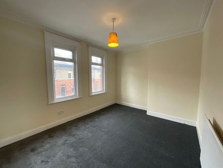 146 Donegall Avenue, Belfast, BT12 6LY - Photo 4