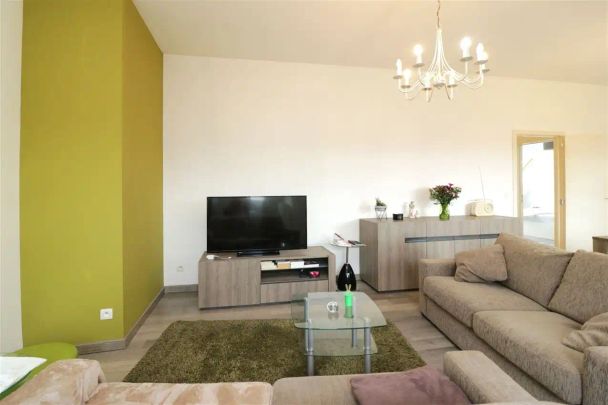 Zonnige penthouse met 2 slaapkamers, mooi terras, inclusief garage - Photo 1