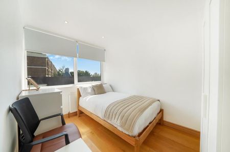 4 bedroom apartment to rent - Photo 3