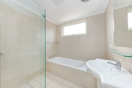 8/18 Roscoe Street, Bondi Beach NSW 2026 - Apartment For Rent | Domain - Photo 5