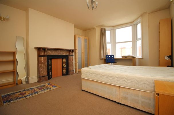 6 bedroom Student Maisonette to rent in Bayswater Road, Jesmond, Newcastle upon Tyne - Photo 1