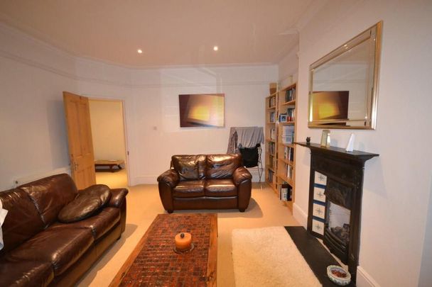 3 bedroom flat to rent - Photo 1