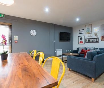 5 bedroom flat to rent - Photo 1