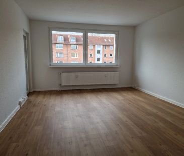 Moderne 3 - Zimmer Wohnung mit Loggia in Holtenau, Mietbeginn: 01.0... - Photo 6