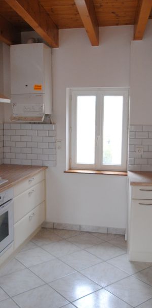 Location Appartement 2 pièces 46m² AIGUEPERSE 63260 - Photo 1