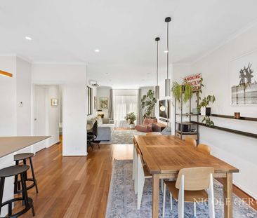 Modern Elegance with a Bold Twist - Photo 3