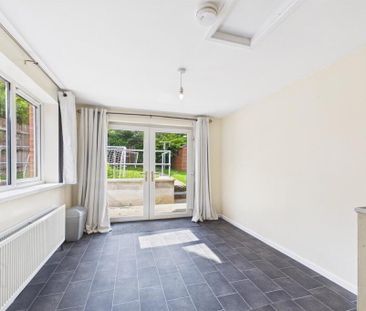 11 Beattie Park Central, Dunmurry, Belfast, BT17 9BE - Photo 3