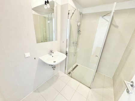 TOPLAGE | HELLE 3 ZIMMER | OPTIMALE RAUMAUFTEILUNG | U-BAHN NÄHE - Foto 4