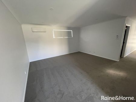 Spacious 2 bedroom unit - Photo 3