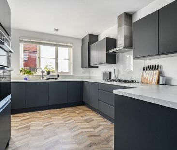 4 bedroom detached house to rent - Photo 6