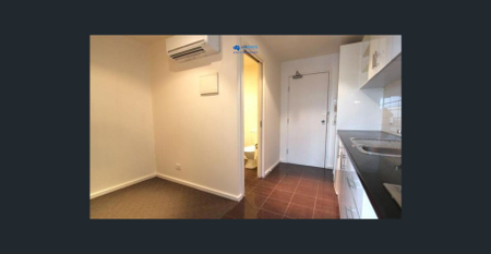 Stunning and Spacious Property in Vibrant Box Hill - Your Perfect Home Awaits! - Photo 3