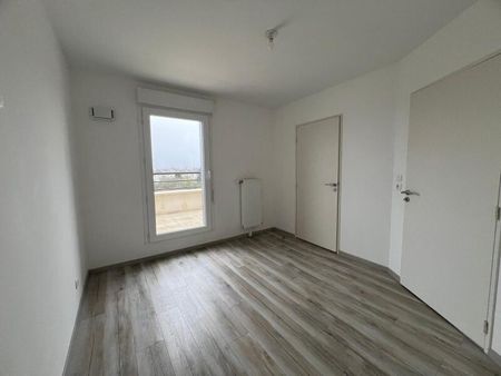 Location Appartement 2 pièces 36m² FLEURY LES AUBRAIS 45400 - Photo 3