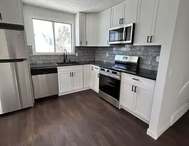 5-Bedroom Duplex in Sandstone - Ideal for Families! Available Immediately! | 68 Sandarac Way Northwest, Calgary - Photo 1