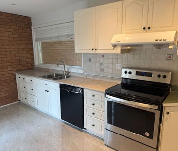 For Lease - 9 Waterfield Drive Unit# Main, Toronto, Ontario - Photo 3