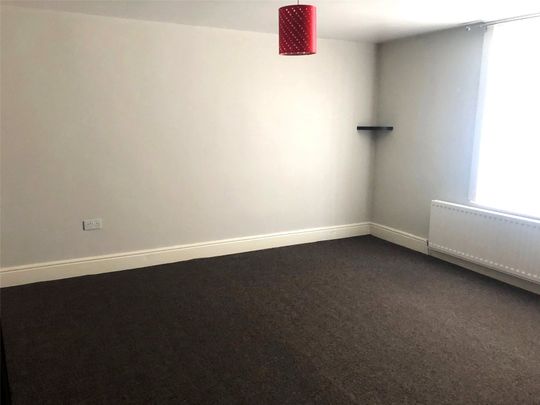 2 Bedroom Ground Flat - Photo 1