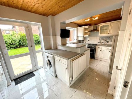 Birch Crescent, Pontypridd, Llantwit Fardre - Photo 2