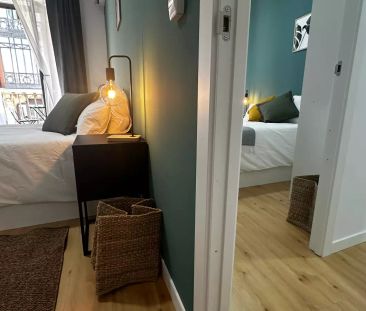 Room in a shared 4-bedroom apartment for rent in Palacio, bills included. - Photo 4
