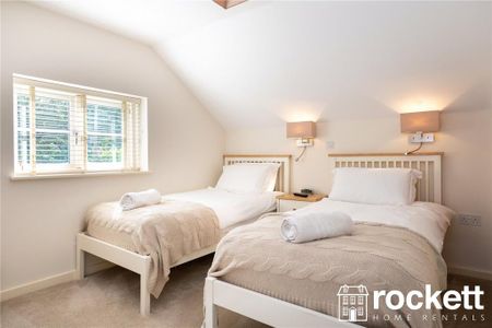 3 bedroom semi-detached house to rent - Photo 5