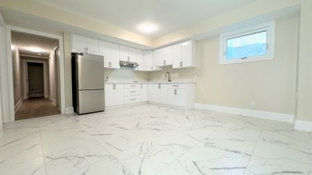 For Lease - 16 Ridge Drive Unit# Basement, Oakville, Ontario - Photo 4