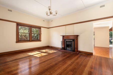 132 Canterbury Road, Canterbury VIC 3126 - House For Rent | Domain - Photo 3
