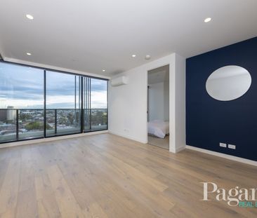 LIKE NEW ‘LIVE CITY’ 2 BED HOME - Photo 1