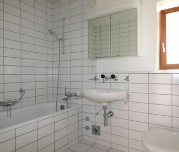 Schöne 3 1/2-Zimmer-Wohnung im Dachgeschoss - Photo 1