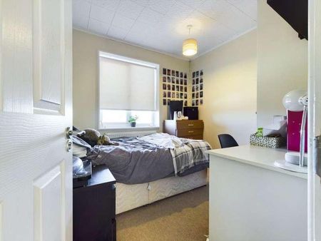 Staplefield Drive, Brighton, BN2 - Photo 3