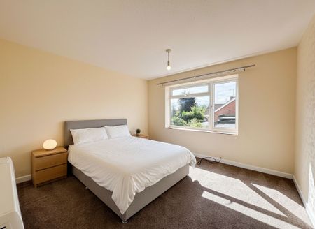 2 bed apartment to rent in Holmewood Close, Kenilworth, CV8 - Photo 3