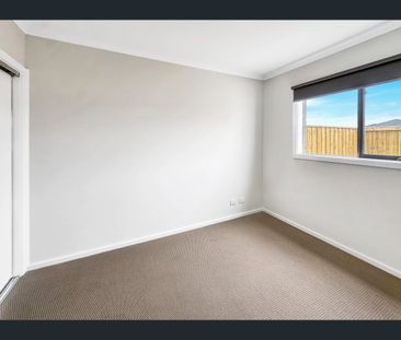 7 Brindabella Crescent, Donnybrook, Vic 3064 - Photo 1