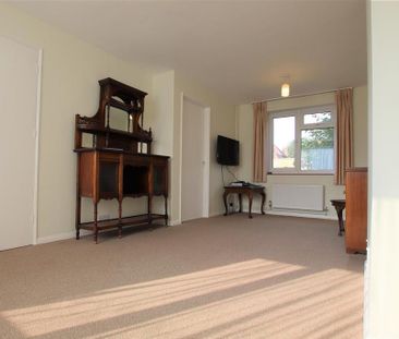 2 bedroom semi-detached house to rent - Photo 6