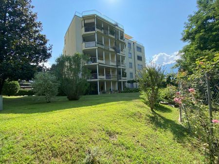 Luminoso appartamento3.5 locali/ Charming 3.5-room apartment with garden view - Photo 4
