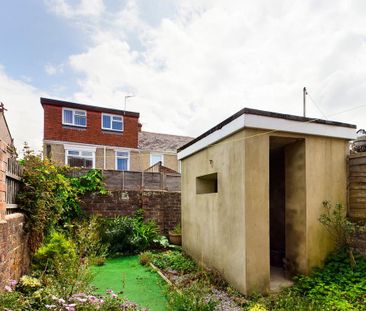 3 bedroom terraced house to rent - Photo 2