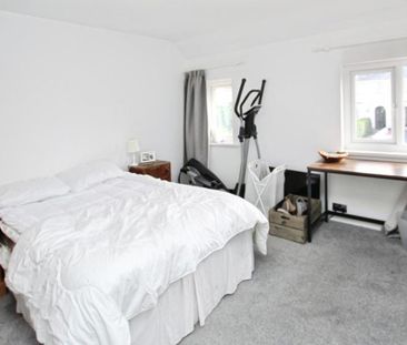 If you are looking for a well presented 3 bedroom house to rent in ... - Photo 3