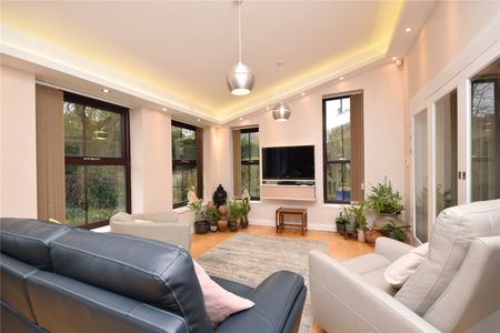 22, Wigton Chase, Leeds, LS17 8SG - Photo 3