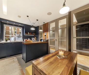 Vicarage Gate, Kensington, London, W8 - Photo 2