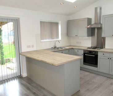 3 bedroom semi-detached house to rent - Photo 5