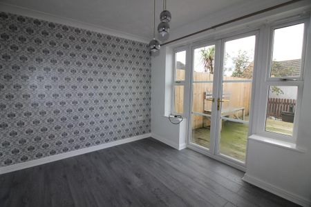 4 bedroom detached house to rent - Photo 3