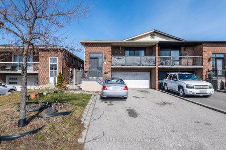 Semi-Detached Home For Lease | N8143404 - Photo 4